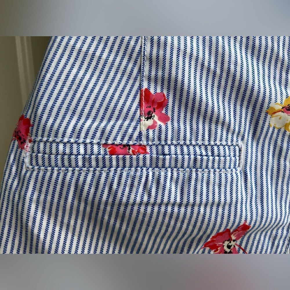 Old Navy Women's Everyday Short Sz 0 Blue White Stripe Floral Flat Front Shorts - Picture 6 of 11